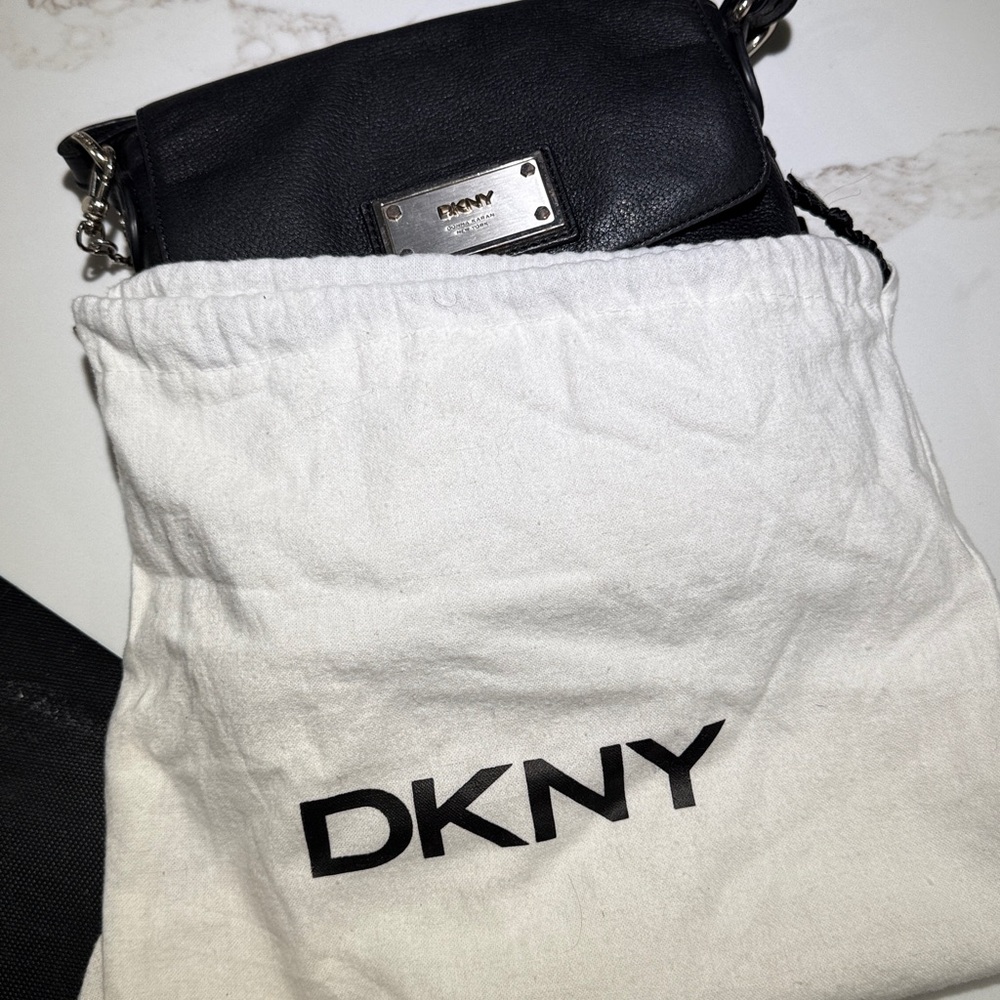🥳🥳2 PIECE DKNY Set Leather Crossbody Bag & Wallet with storage bag, Black - Picture 10 of 16